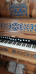 Estey organ at Christ Church